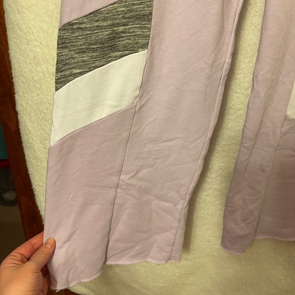 PINK VICTORIA SECRET PANTS - Picture 3 of 16